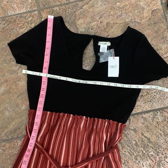 LA Gypsy Large Black Scoop Neck Top Stripped Elongating Leg Keyhole Closure - Picture 14 of 15